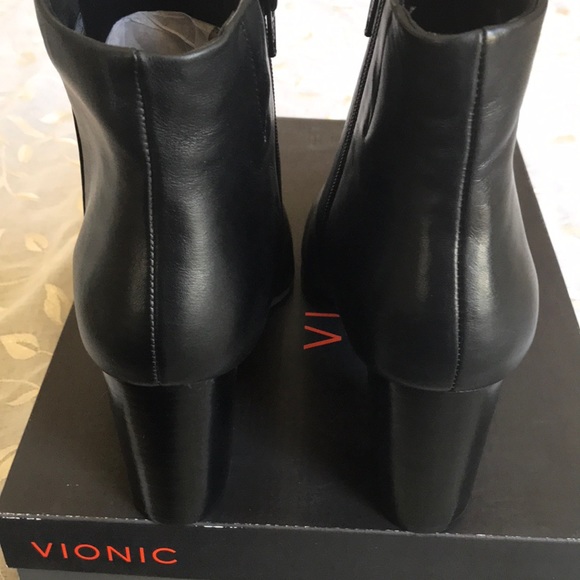 VIONIC Kennedy Bootie - Picture 7 of 8